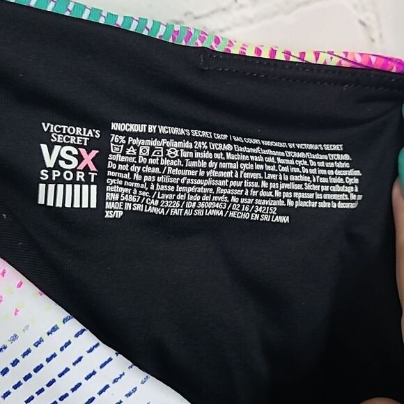 Victoria's Secret Crop Legging Digi Cube Rainbow Cropped High Rise Knockout VSX - Picture 9 of 10